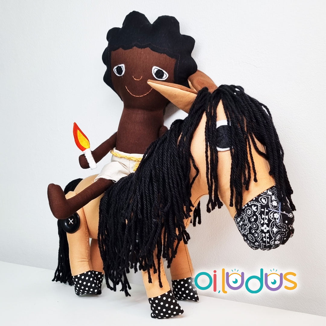 Bonecos Negrinho do Pastoreio com Cavalo de Pano