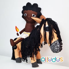 Bonecos Negrinho do Pastoreio com Cavalo de Pano